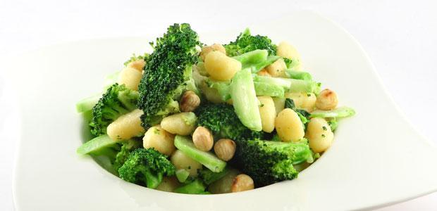 Gnocchi met broccoli en hazelnoten