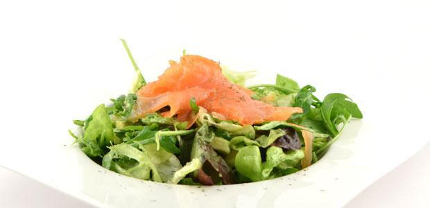 Gerookte zalm salade met citrusdressing