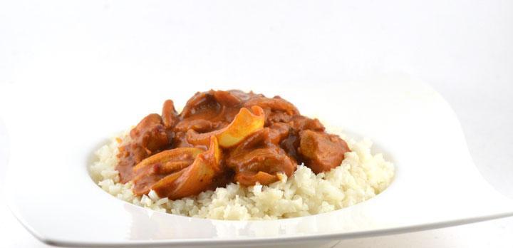 Curry Madras met kippendijen