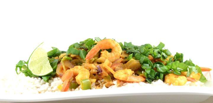 Snelle Thaise gele curry met bloemkoolrijst